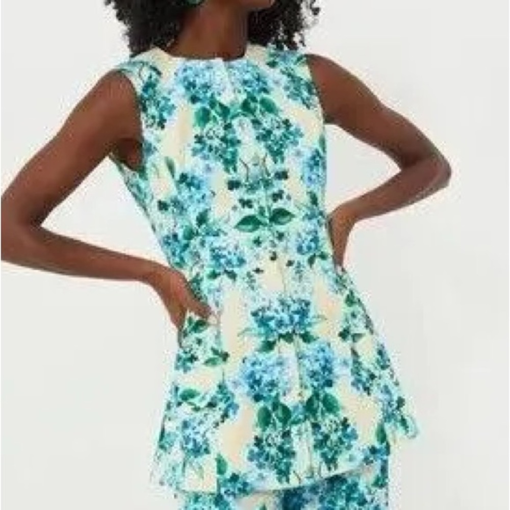 Water's Edge Hydrangea Rhoda Tunic Top - Picture 3 of 9